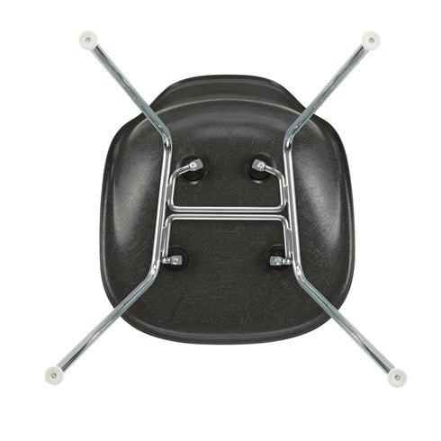 Cadeira Eames em Fibra de Vidro DSX / Base Cromada